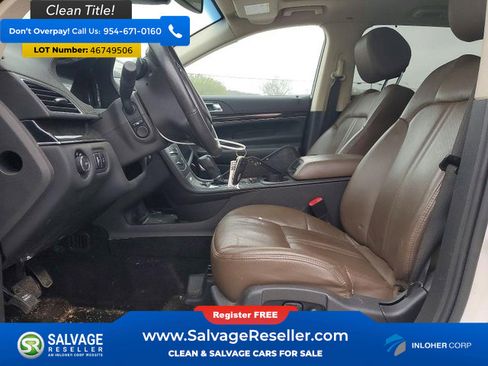 Used 2017 Lincoln MKT AWD image 4