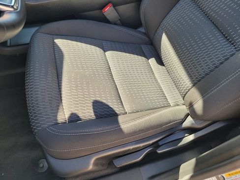 Used 2025 Chevrolet Equinox LT FWD image 10