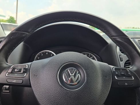 Used 2012 Volkswagen Tiguan S FWD image 35