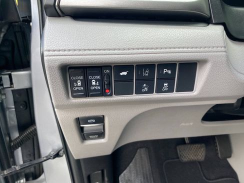Used 2019 Honda Odyssey Touring image 19