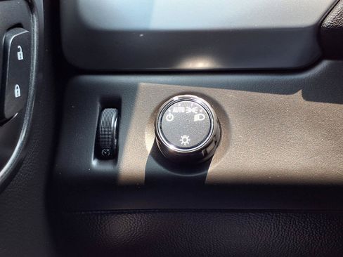 Used 2018 Chevrolet Tahoe LS RWD image 9