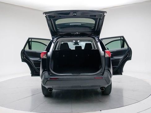 Used 2022 Toyota RAV4 XLE image 20