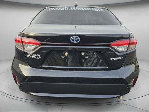 Used 2022 Toyota Corolla LE w/ Premium Interior Package image 5