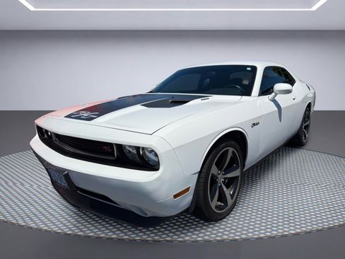 Used 2014 Dodge Challenger R/T w/ Quick Order Package 28M RWD image 2
