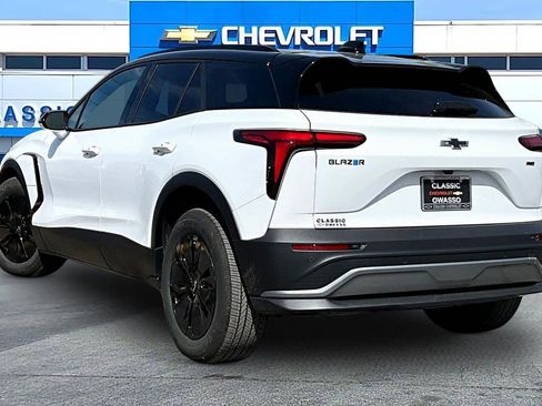 New 2026 Chevrolet Blazer EV LT image 3