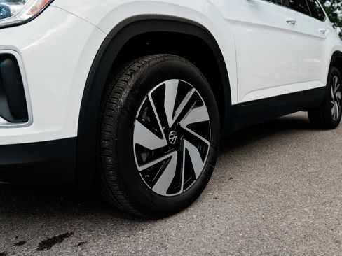 New 2025 Volkswagen Atlas SE image 7