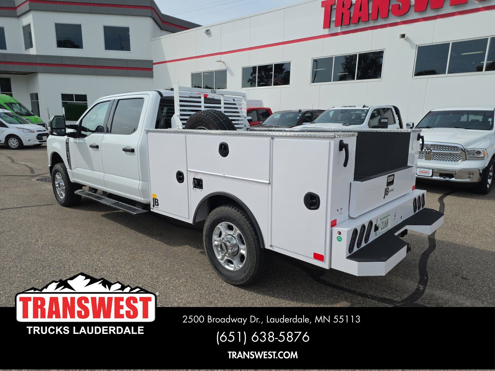 Used 2025 Ford F350 XLT AWD/4WD image 3