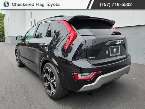 Used 2023 Kia Niro SX Touring FWD image 5