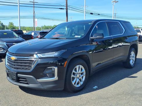 Used 2023 Chevrolet Traverse LS AWD/4WD image 8