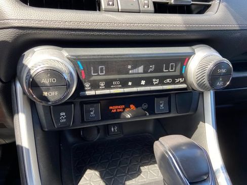 Used 2019 Toyota RAV4 XLE Premium w/ Cold Weather Package AWD/4WD image 18