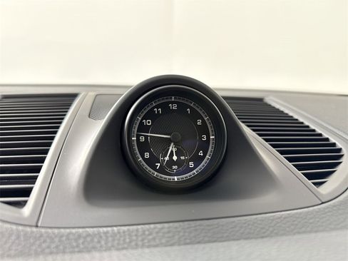 Certified 2025 Porsche Macan image 29