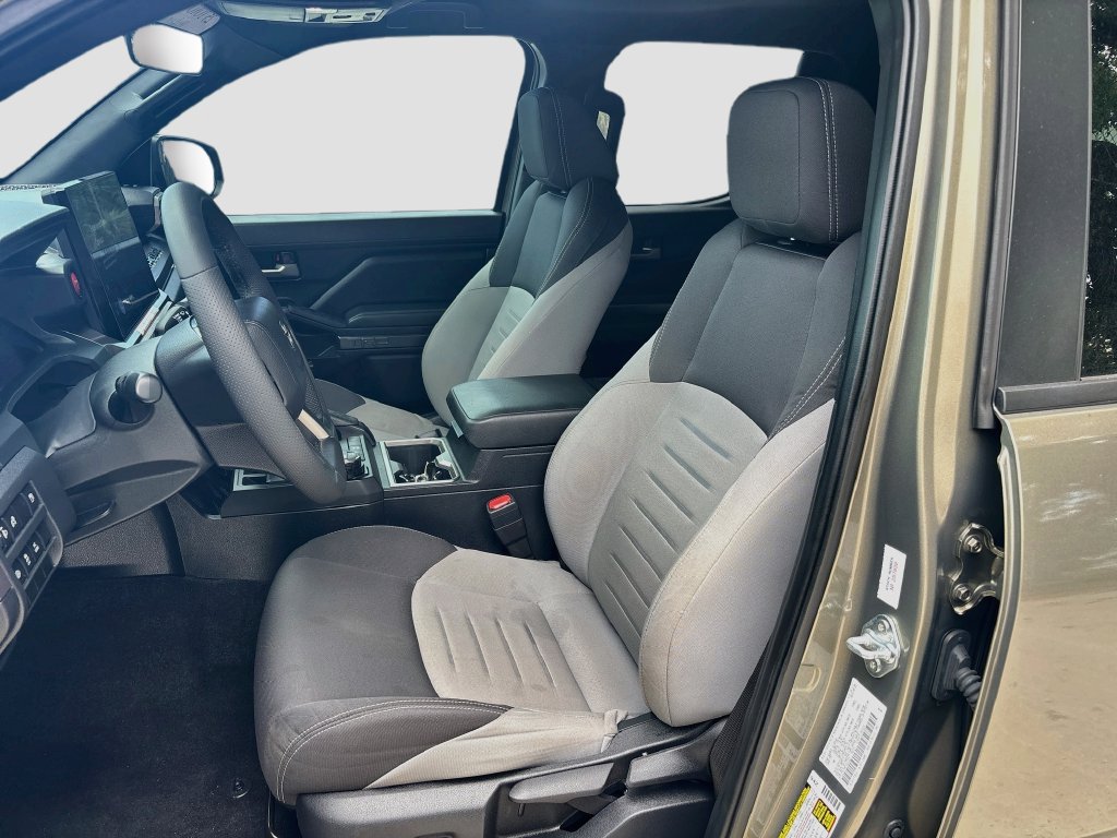 Used 2025 Toyota Tacoma TRD Off-Road AWD/4WD image 19