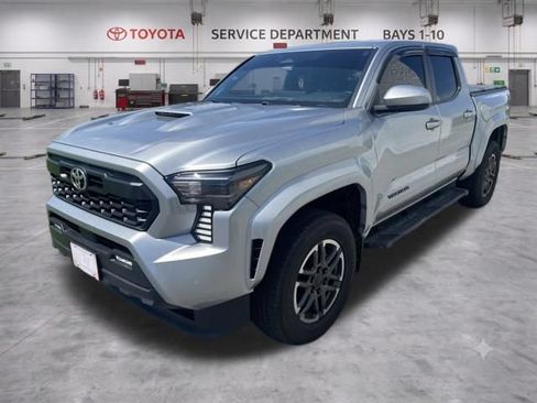 Used 2024 Toyota Tacoma TRD Sport w/ TRD Sport Upgrade Package AWD/4WD image 7