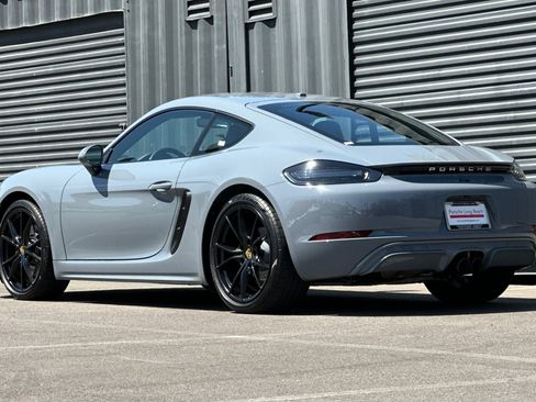 Used 2025 Porsche 718 Cayman RWD image 3