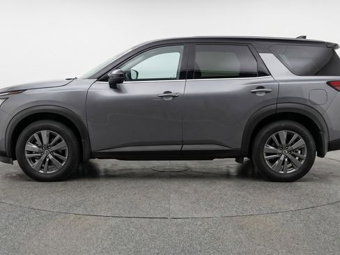 Used 2025 Nissan Pathfinder SV image 5