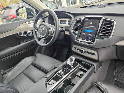 Certified 2023 Volvo XC90 B6 Ultimate w/ Lounge Package AWD/4WD image 12