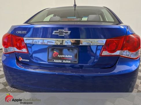 Used 2013 Chevrolet Cruze LS FWD image 6