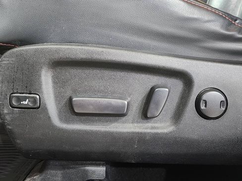 Used 2019 Toyota Highlander SE AWD/4WD image 26