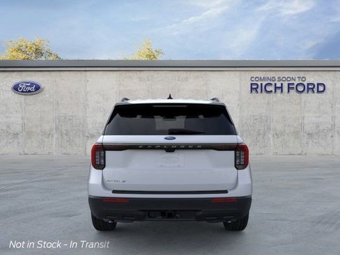 New 2026 Ford Explorer Active RWD image 5