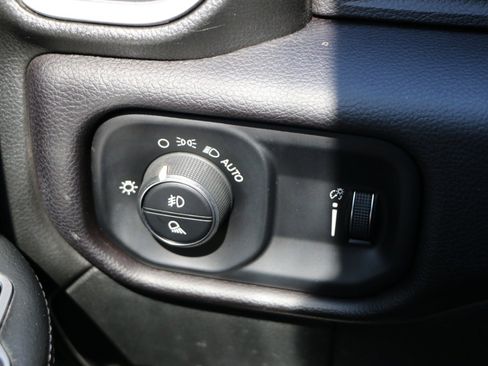 Used 2024 RAM 2500 Big Horn AWD/4WD image 19