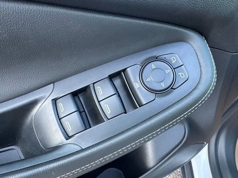 Used 2024 Buick Encore GX Preferred AWD/4WD image 9