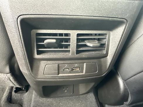 Used 2025 GMC Canyon Denali AWD/4WD image 17
