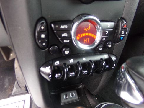 Used 2015 MINI Cooper Convertible image 21