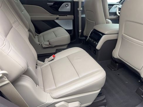 Used 2022 Lincoln Aviator Reserve w/ Equipment Group 201A image 42