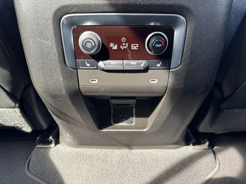 Used 2022 Chevrolet Tahoe Z71 w/ Luxury Package image 30