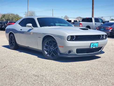 Used 2021 Dodge Challenger R/T w/ Blacktop Package image 27