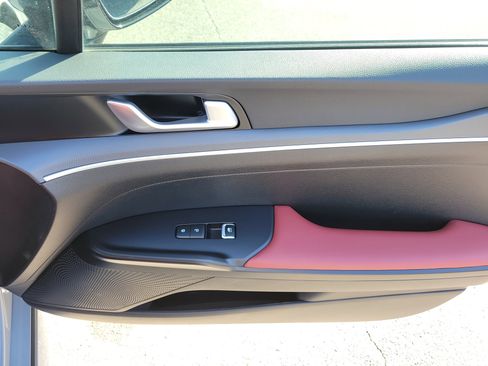 Used 2023 Kia K5 GT-Line image 10