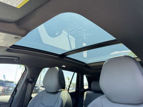 Used 2026 Volkswagen Tiguan SE R-Line image 31