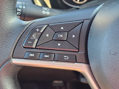 Used 2025 Nissan Altima 2.5 SV FWD image 18