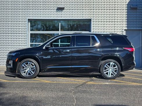 Used 2023 Chevrolet Traverse High Country image 8