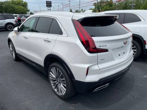 Used 2024 Cadillac XT4 Premium Luxury w/ Cold Weather Package AWD/4WD image 4