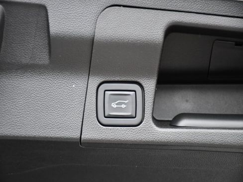 Used 2022 GMC Acadia Denali w/ Denali Ultimate Package image 32