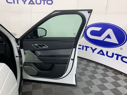 Used 2019 Land Rover Range Rover Velar R-Dynamic SE AWD/4WD image 38