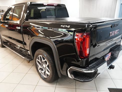 Used 2024 GMC Sierra 1500 SLT w/ SLT Premium Plus Package AWD/4WD image 11