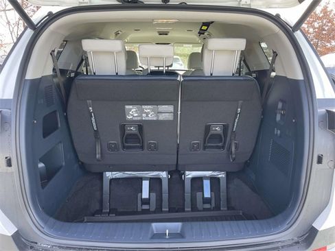 New 2026 Kia Carnival EX image 18