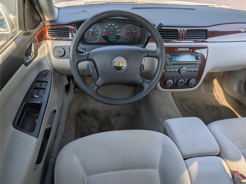 Used 2011 Chevrolet Impala LS FWD image 27