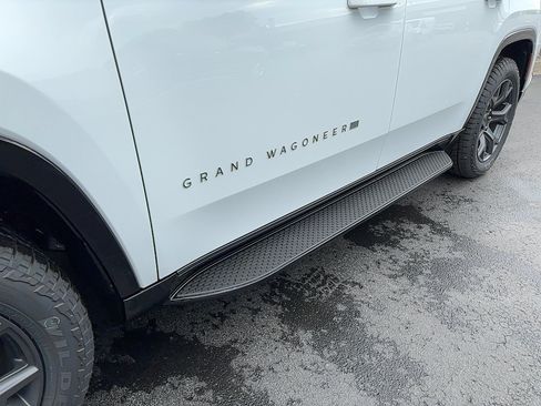 New 2026 Jeep Grand Wagoneer 4WD image 3