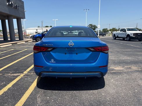 Used 2025 Nissan Sentra SV FWD image 5