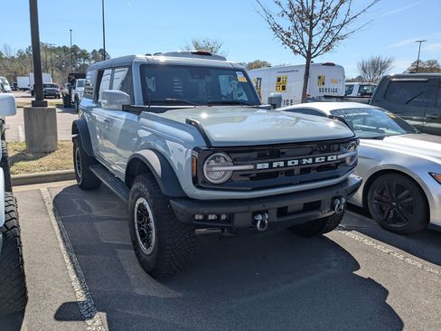 Used 2022 Ford Bronco Outer Banks w/ Sasquatch Package image 1
