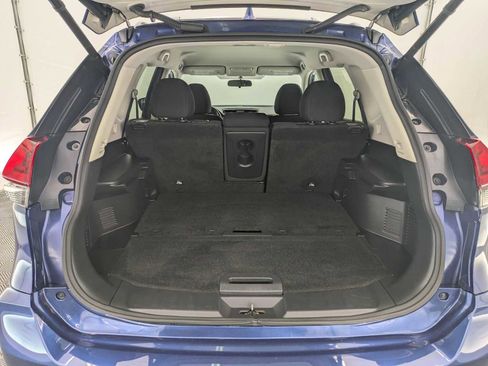 Used 2018 Nissan Rogue SV AWD/4WD image 32