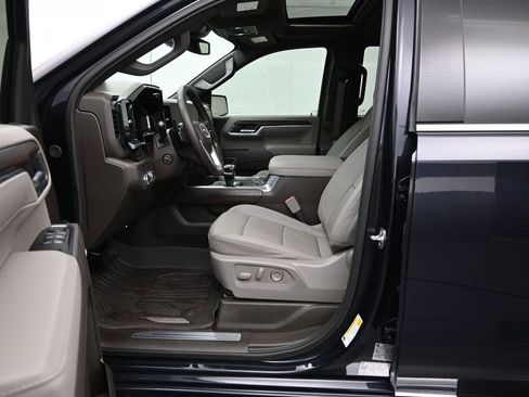 Used 2025 GMC Sierra 1500 SLT w/ SLT Premium Plus Package image 23