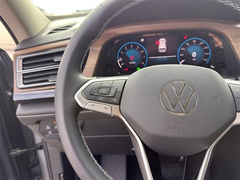 New 2026 Volkswagen Atlas SE image 15