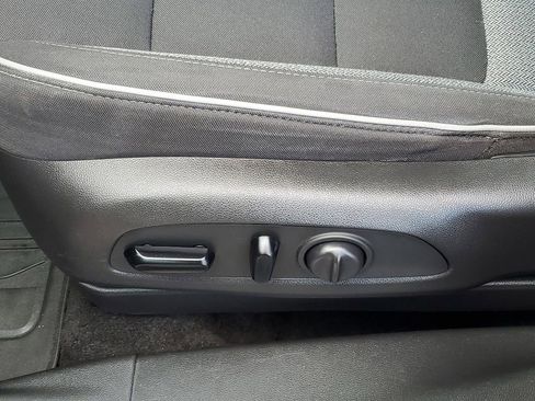 Used 2022 Chevrolet TrailBlazer LT AWD/4WD image 6