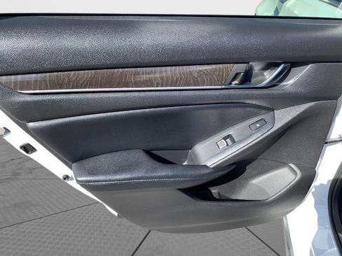 Used 2018 Honda Accord Touring image 42