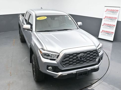 Used 2021 Toyota Tacoma TRD Off-Road image 25