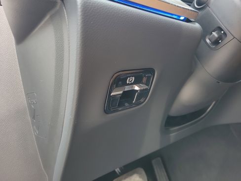 Used 2024 Mercedes-Benz E 350 4MATIC Sedan image 26